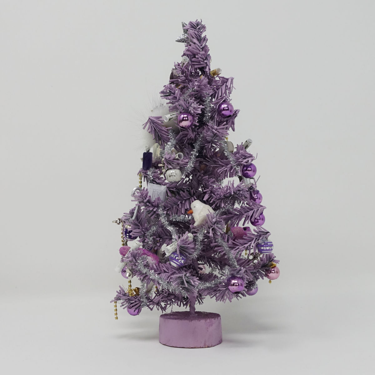 Dark Pink themed decorated Christmas tree - Micro Miniatures
